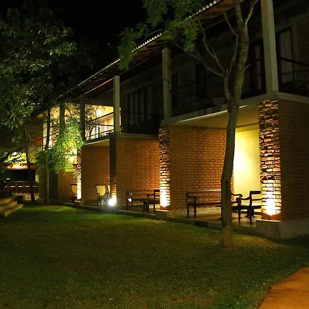 Ehalagala Lake Resort Sigiriya Exterior photo